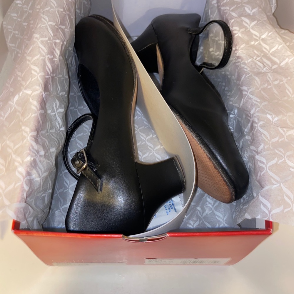 Capezio 1.5” heel character shoes Ladies 8